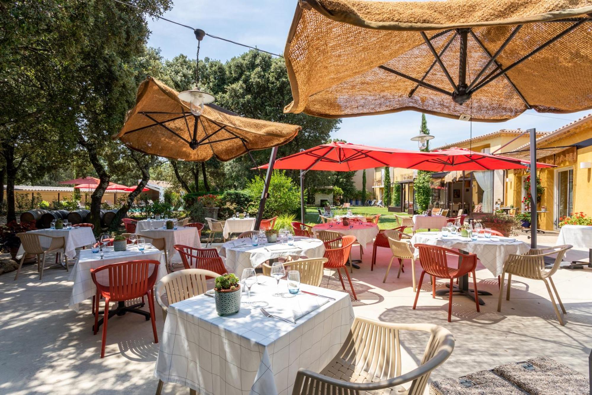 Logis La Bastide De Grignan Hotel & Restaurant "La Chenaie" 외부 사진