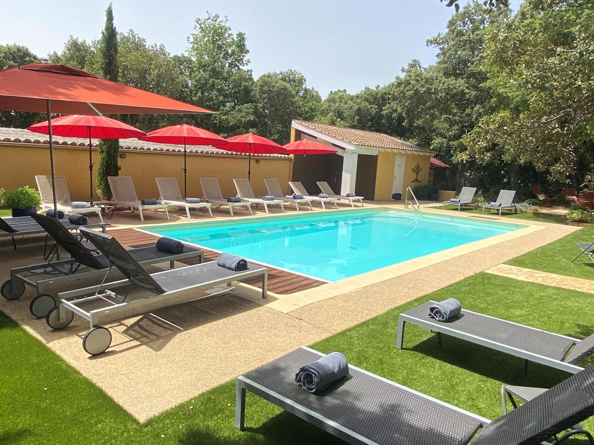 Logis La Bastide De Grignan Hotel & Restaurant "La Chenaie" 외부 사진